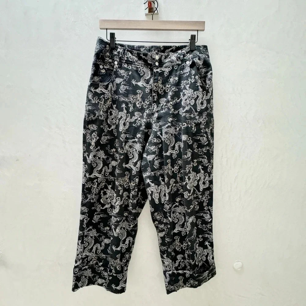 VTG Lees || Women's Dragon Printed Pants Black Ankle Cuffed Size 10